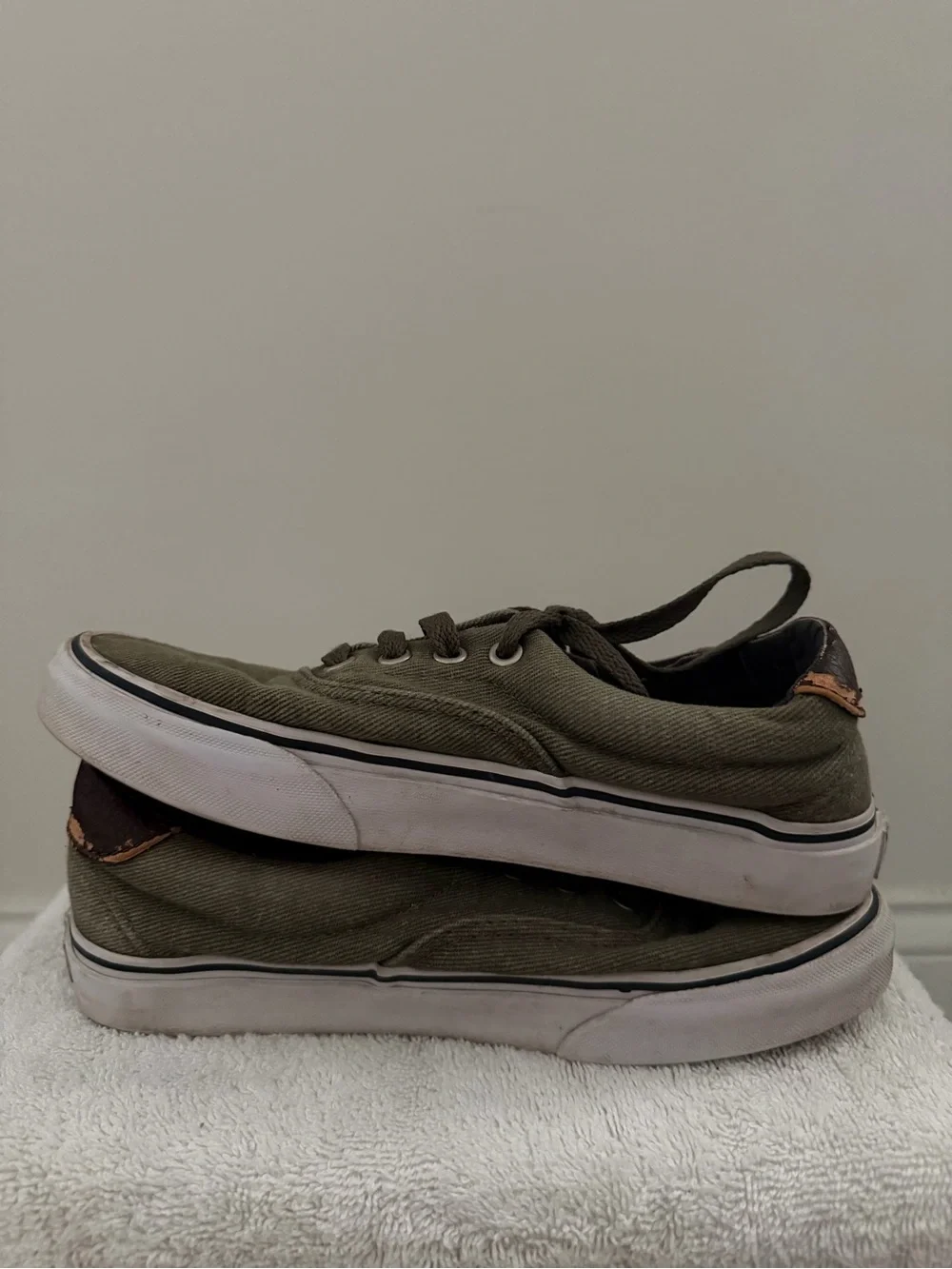 Vans olive green